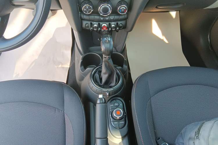 Used MINI MINI 2014 1.5T COOPER Fun
