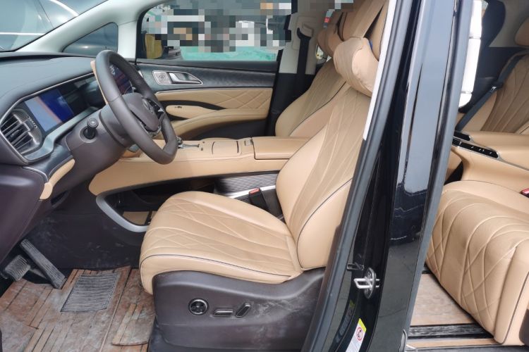 Used Denza D9 2024 DM-i 1050 Luxury Model