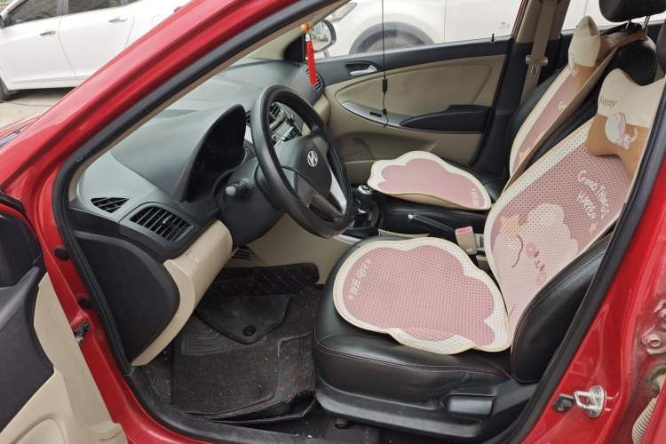 Used Hyundai Verna (older generation) 2014 1.4L Manual Smart GLS Trim
