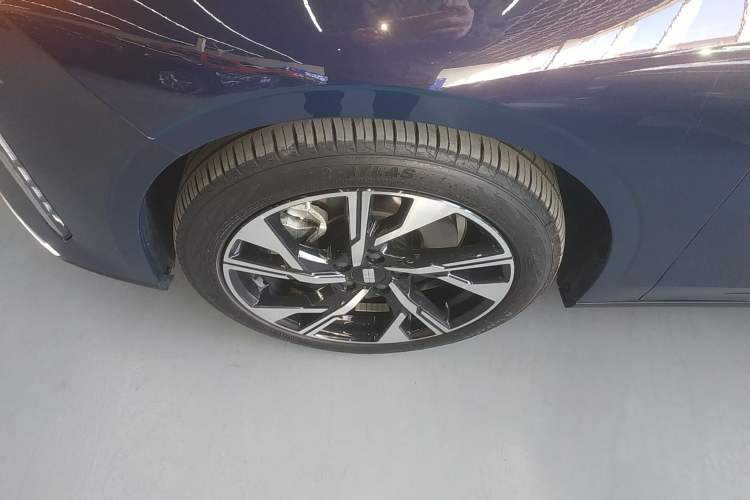 Used Geely Galaxy L6 2023 125km Starship Left Front Wheel Hub