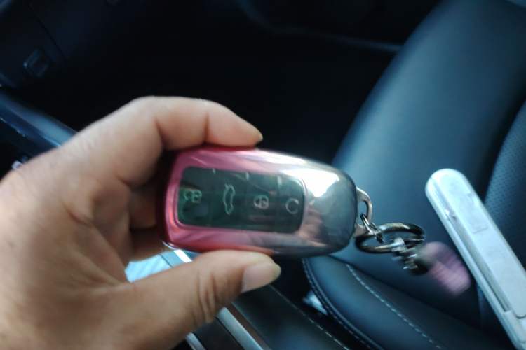 Used Chery Tiggo 8 PRO New Energy 2023 Champion Edition 1.5T 100km Glory Version
