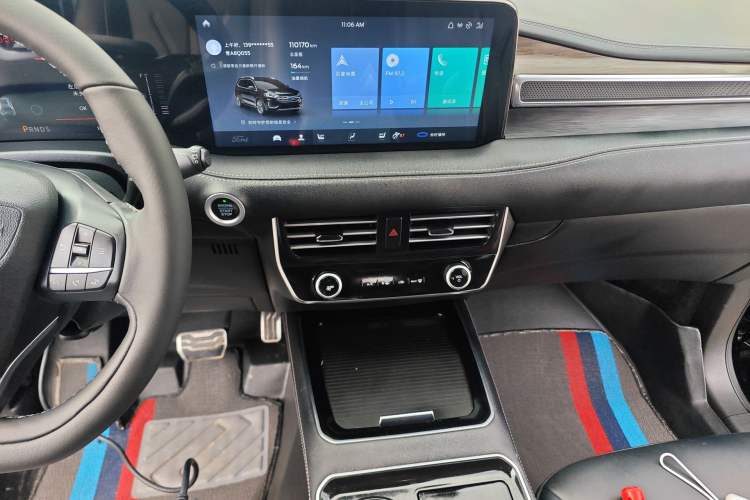 Used Ford Edge 2021 PLUS EcoBoost 245 Two-Wheel-Drive Titanium 7-Seater
