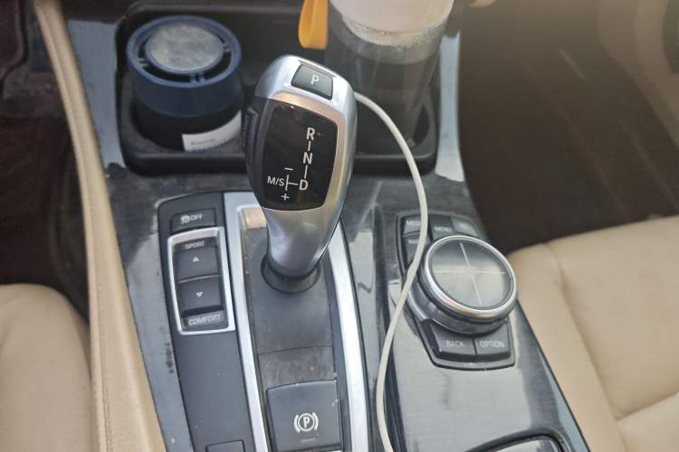 Used BMW 5 Series 2013 530Li Leading Model Gear Lever