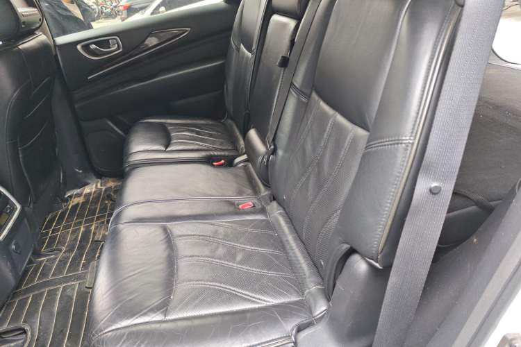 Used Infiniti JX 2013 JX35 Two-Wheel-Drive Excellence Edition Left Rear Seat