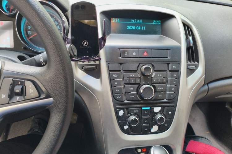 Used Buick GT 2014 XT 1.6L Automatic Fashion Edition Audio And AC Panel