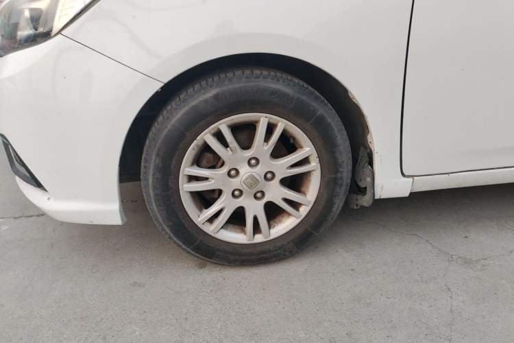 Used Zotye Z300 2016 New Vision 1.5L Manual Entry-Level Model with Sunroof
