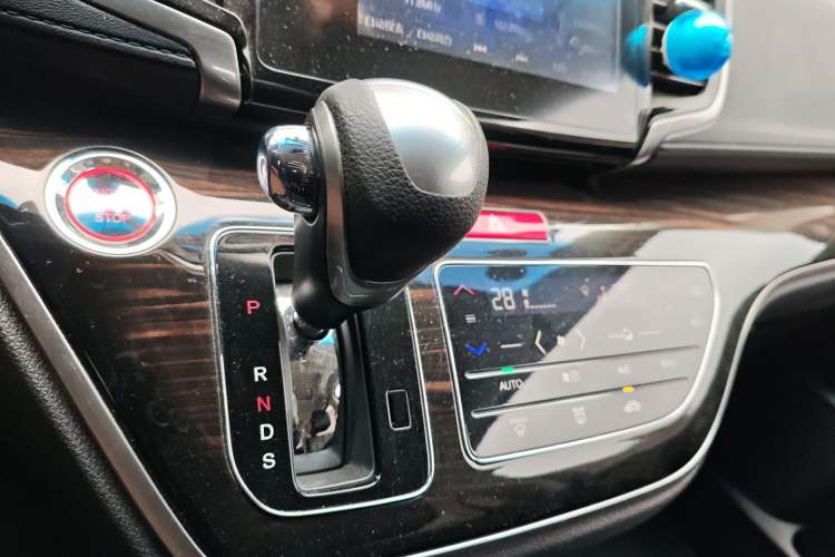 Used Honda Odyssey 2018 2.4L Smart Edition Gear Lever