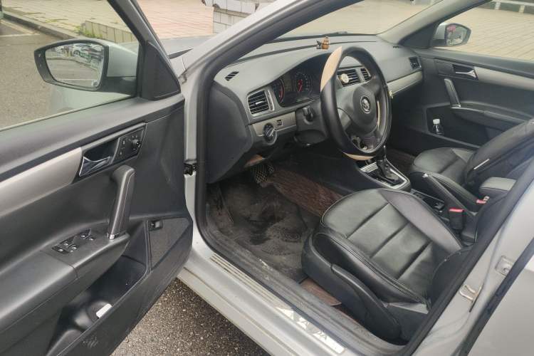 Used Volkswagen Lavida 2013 Restyled Classic 1.6L Automatic Comfort Edition