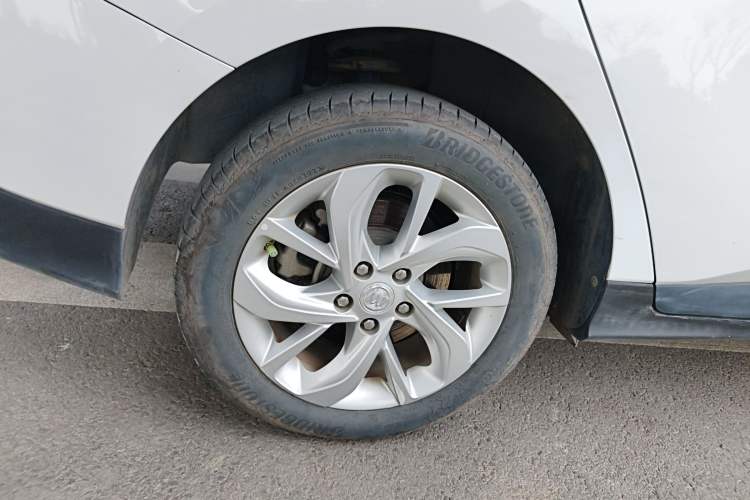 Used Buick Velite 6 2023 430km Range Commuter Version
