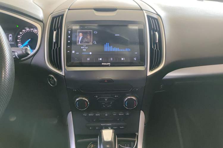 Used Ford Edge 2018 EcoBoost 245 Two-Wheel-Drive Platinum Edition 7-Seater China V Emission Standard