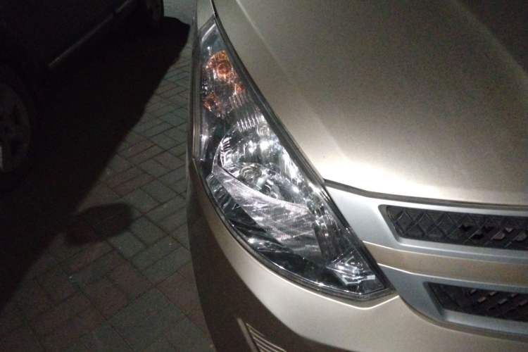 Used Wuling Rongguang V 2018 1.5L Practical Version Right Front Headlight
