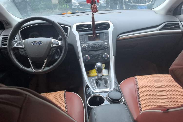 Used Ford Mondeo 2013 1.5L GTDi180 Fashion Edition Center Console