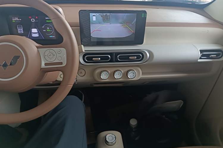 Used Wuling Hongguang MINIEV 2024 3rd Generation 215km Advanced Version
