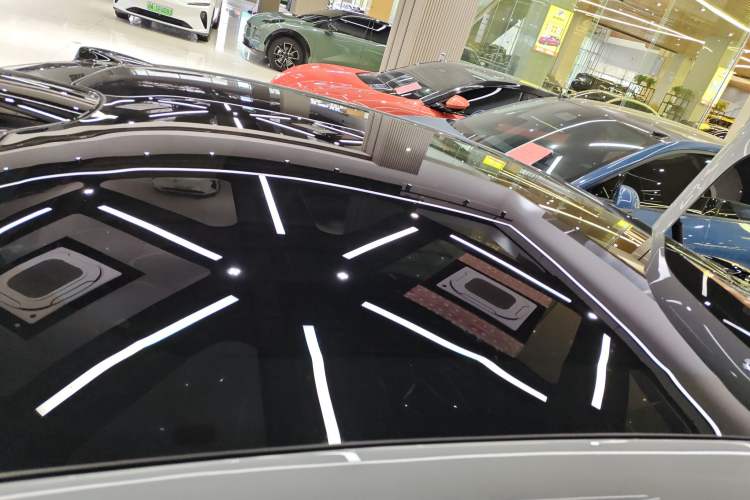 Used Nio ET5 2024 75 kWh Roof