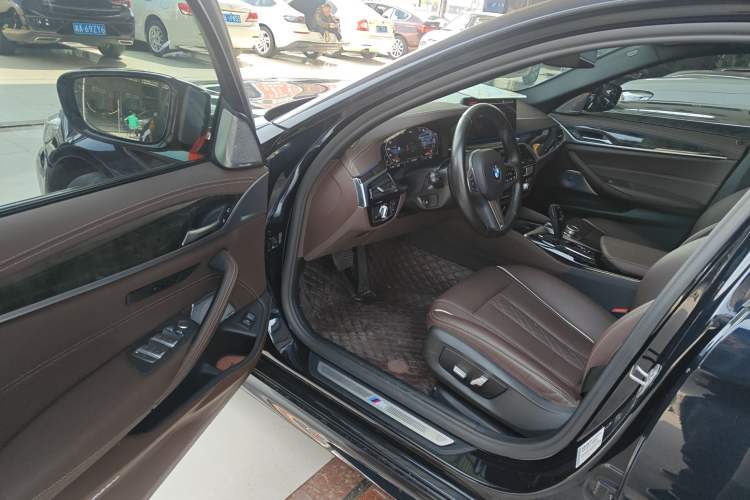 Used BMW 5 Series 2022 Restyled 525Li M Sport Package
