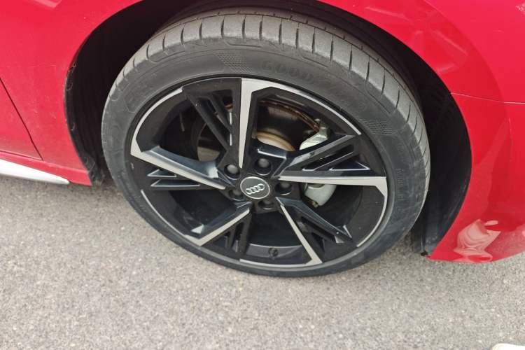 Used Audi A3 2021 A3L Limousine 35 TFSI Fashion Sport Model Right Front Wheel Hub