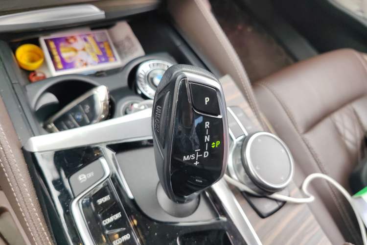 Used BMW 5 Series 2018 530Li Luxury Edition Premium Package Gear Lever