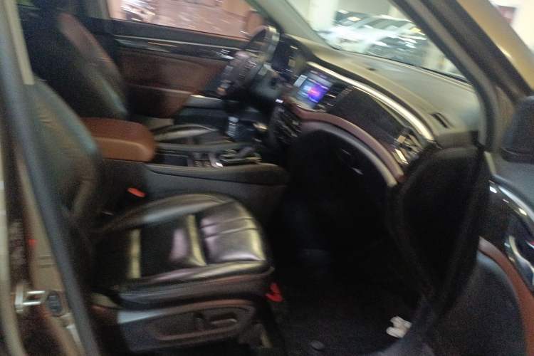 Used GAC Trumpchi GS8 2017 320T Two-Wheel Drive Luxury Smart Connectivity Version (7 Seats)
