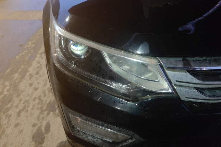 Used CHANGAN OSHAN CX70 2016 1.6L Manual Luxury Model Right Front Headlight