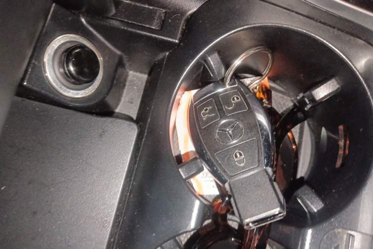 Used Mercedes-Benz C-Class 2018 C 180 L Fashion Edition Sport Version Vehicle Key