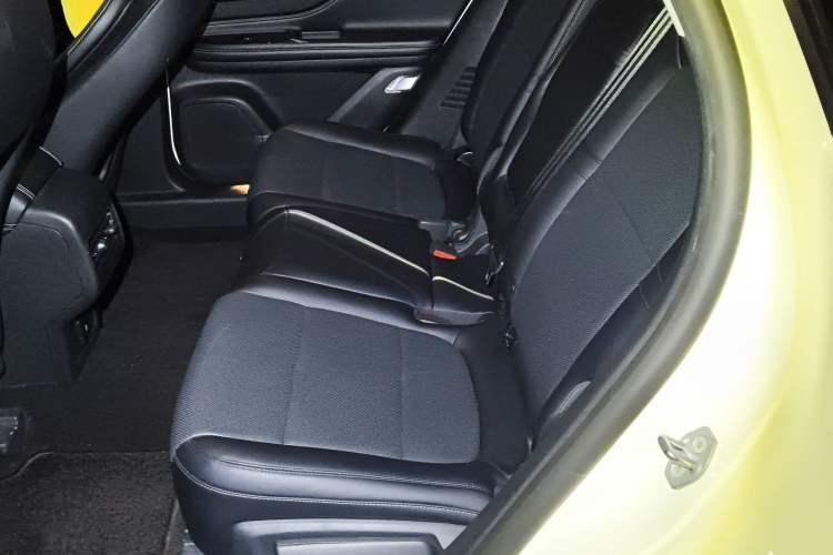 Used Lincoln Corsair 2022 Revised Version 2.0T Two-Wheel Drive Luxury Edition Left Rear Seat