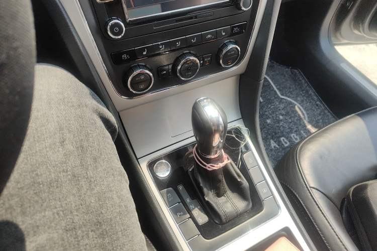 Used Volkswagen Passat 2015 1.8TSI DSG Prestige Edition
