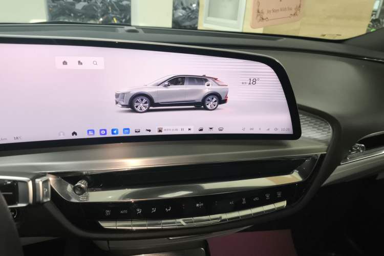 Used Cadillac LYRIQ 2022 Rear-Drive Long-Range Luxury Edition Audio And AC Panel