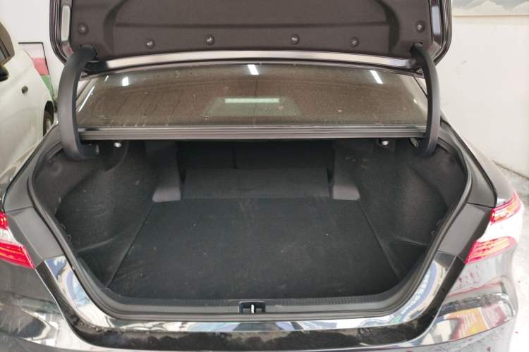 Used Toyota Camry 2023 Dual-Motor 2.5HG Luxury Edition
