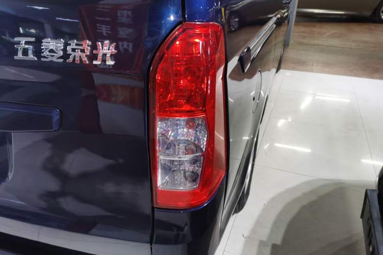 Used Wuling Rongguang V 2015 1.2L Base Version