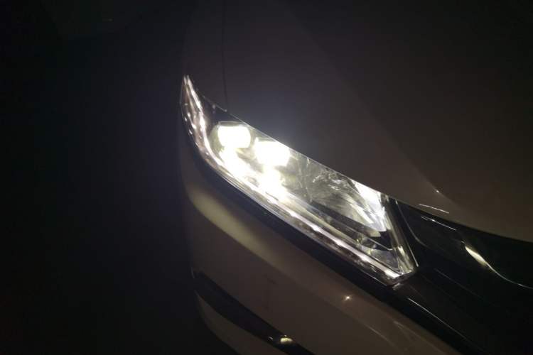 Used Honda Spirior 2017 2.0L Comfort Edition Right Front Headlight