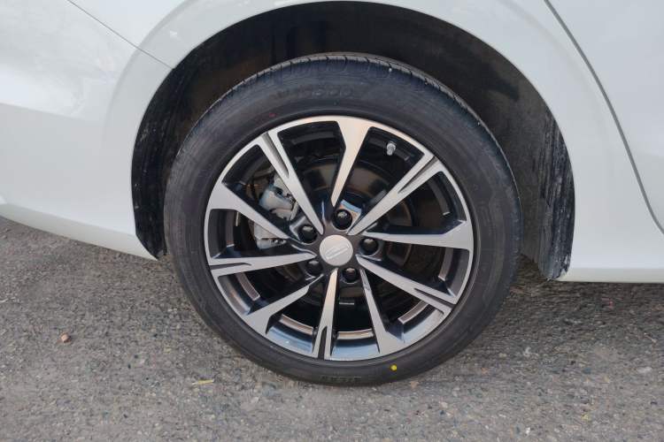 Used Geely Auto Emgrand 2025 4th Generation 1.5L CVT Luxury Version
