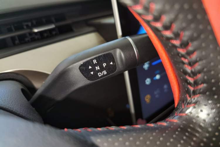 Used NETA V 2021 Long-Range Entertainment Edition Upgrade Model
