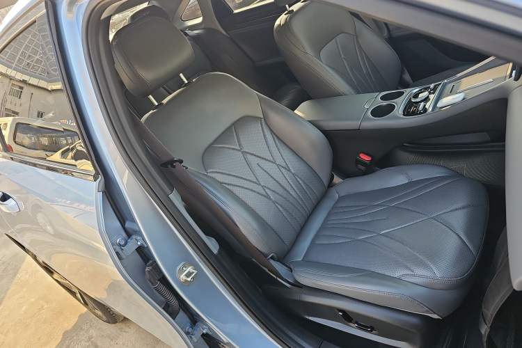 Used Geely Galaxy L6 2025 EM-i 140km Starship Edition