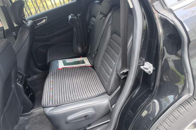 Used Ford Edge 2017 EcoBoost 245 Two-Drive Platinum Edition 5 Seats
