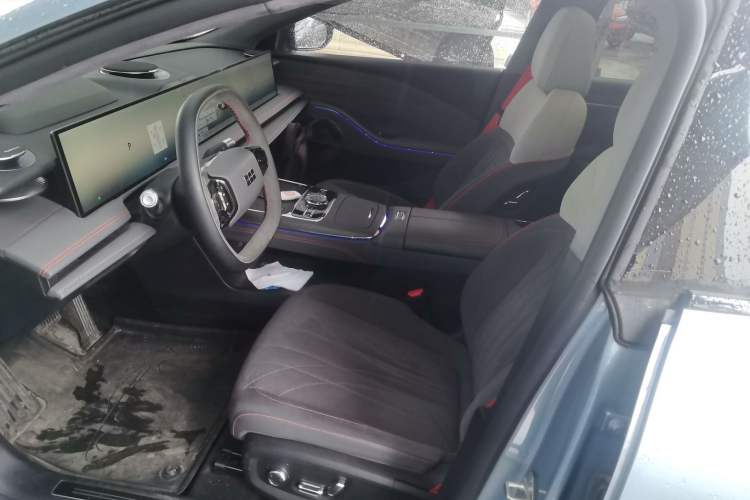 Used Geely Galaxy E8 2025 620 km All-Wheel Drive Starship LiDAR-Enabled Intelligent Driving Version Left Front Seat