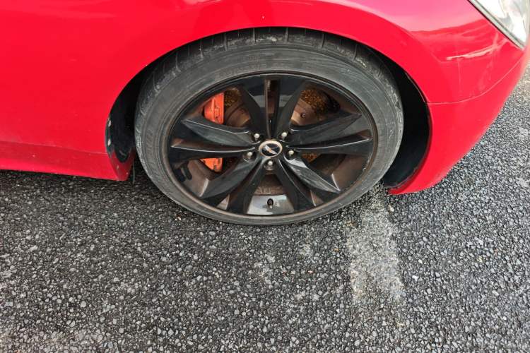 Used Hyundai Genesis Coupe 2009 2.0T Automatic Deluxe Edition Right Front Wheel Hub