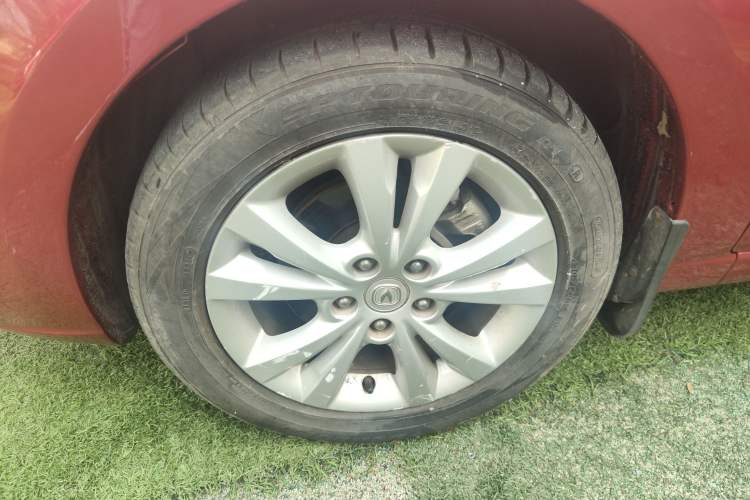 Used CHANGAN Eado 2014 1.6L Manual Luxury Model Left Front Wheel Hub