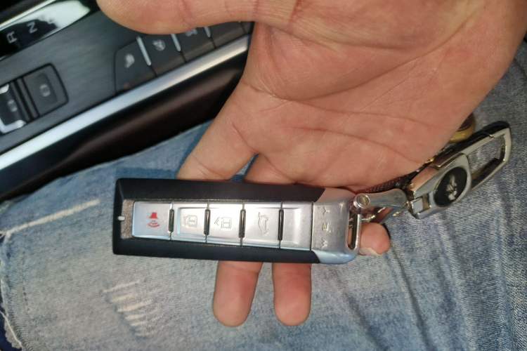 Used Wey VV5 2017 2.0T Ultra-Luxury Version Vehicle Key