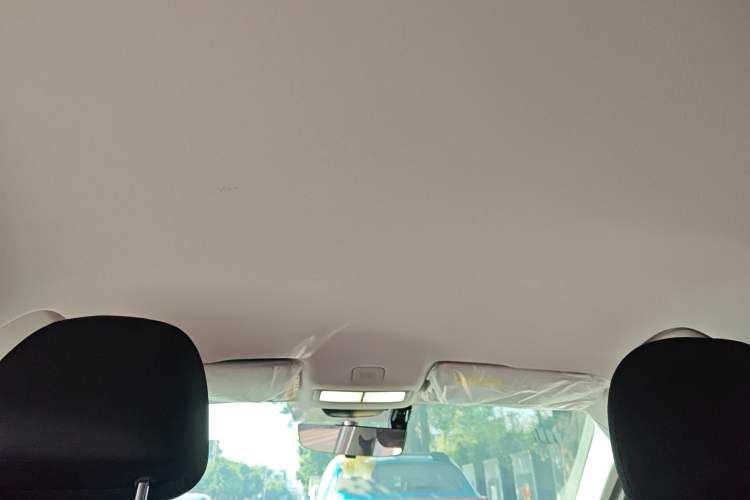 Used Roewe i5 2023 1.5L Manual Comfort Edition
