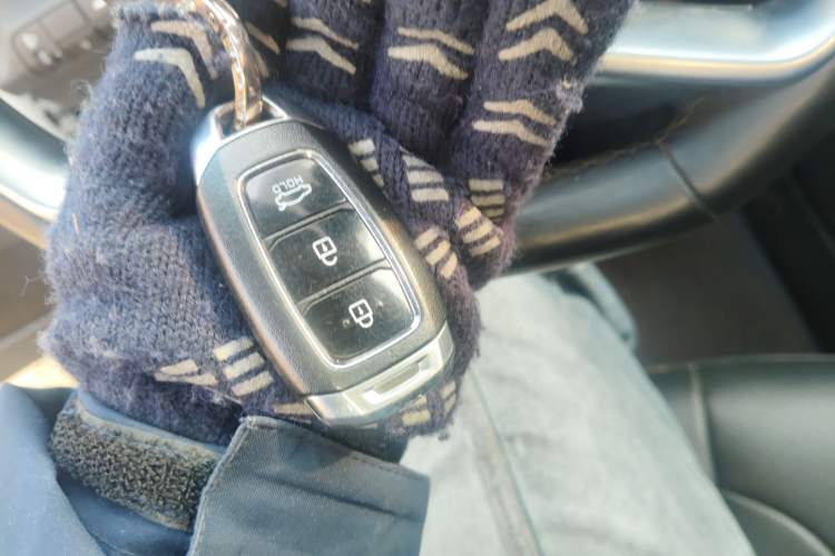 Used Hyundai Elantra 2021 1.5L CVT LUX Prestige Edition Vehicle Key