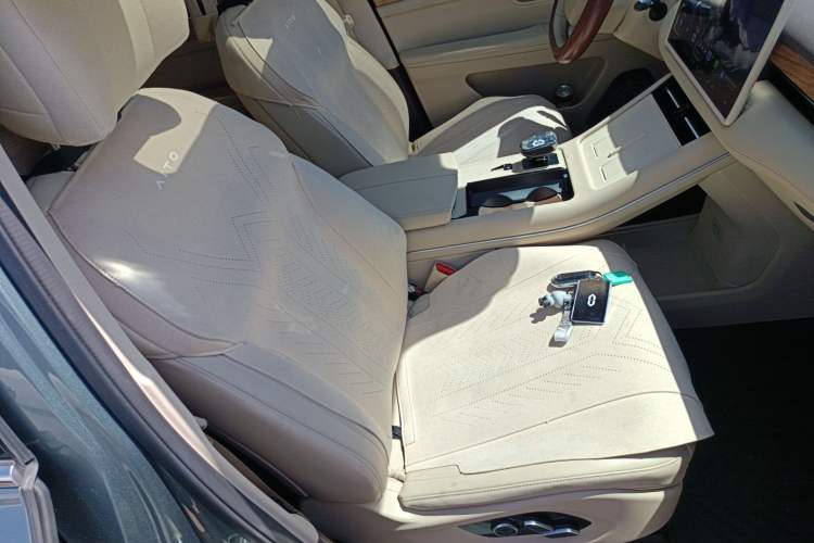 Used Hima AITO M7 2024 1.5T Intelligent Driving 4WD Max Edition 5 Seats Right Front Seat