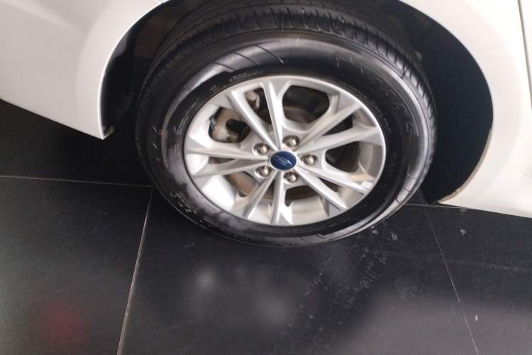 Used Ford Escort 2021 1.5L Automatic Gold Edition Exterior 5