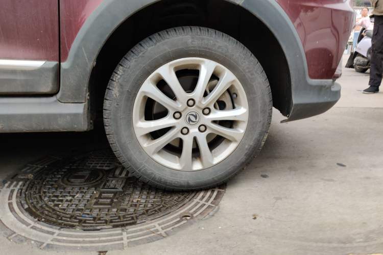 Used Dongfeng Fengon 370 2016 1.5L Manual Standard Edition SFG15-05 7 Seats
