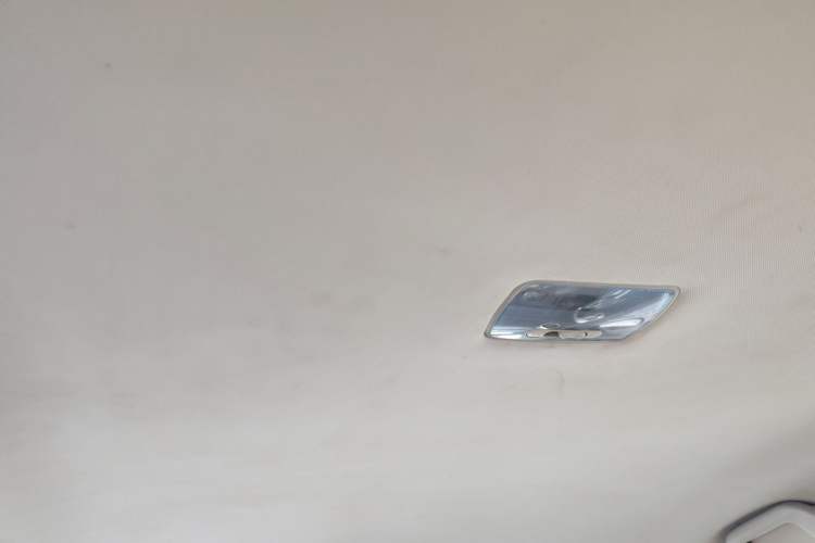 Used Haval H6 2013 Upgraded Model 2.4L Automatic Two-Wheel Drive Elite Version