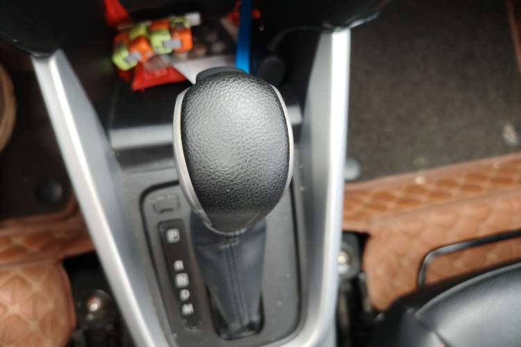 Used Suzuki Vitara 2016 1.4T Automatic Two-Wheel Drive Luxury Version Gear Lever