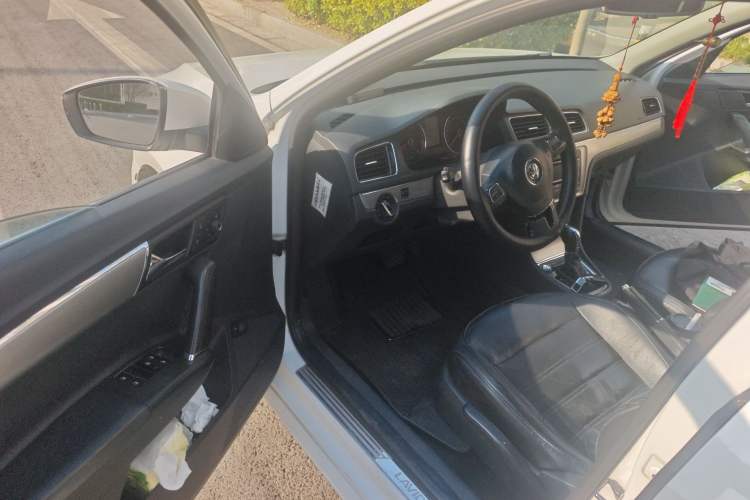 Used Volkswagen Lavida 2013 1.4TSI DSG Luxury Edition