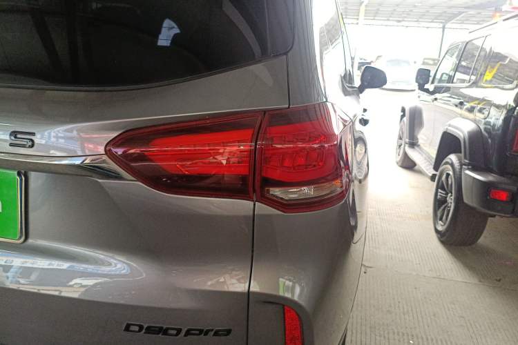 Used SAIC MAXUS D90 Pro 2020 2.0T Gasoline 4x4 Flagship Edition 6 Seats
