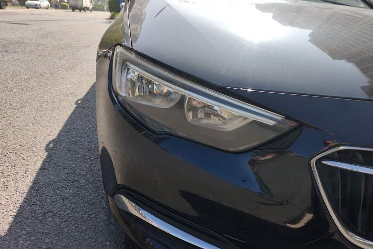 Used Buick Regal 2019 20T Elite Version China VI Standard Right Front Headlight