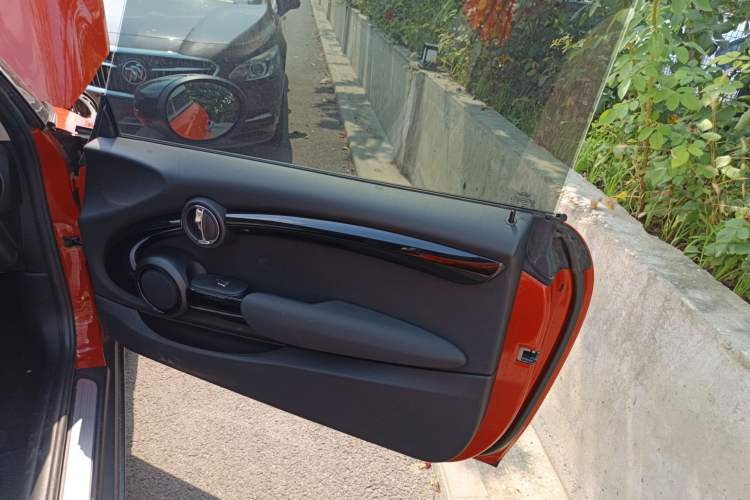 Used MINI MINI 2021 1.5T COOPER Classic Edition