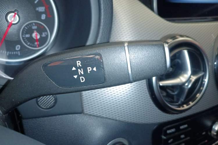 Used Mercedes-Benz B-Class 2018 B 200 Sport Edition Gear Lever